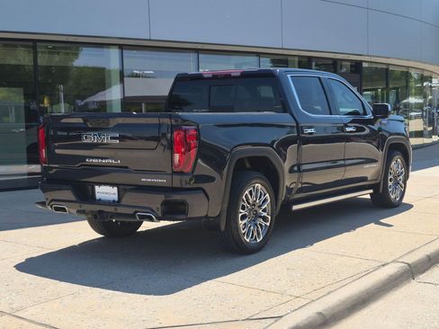 Used 2024 GMC Sierra 1500 Denali Ultimate AWD/4WD image 9