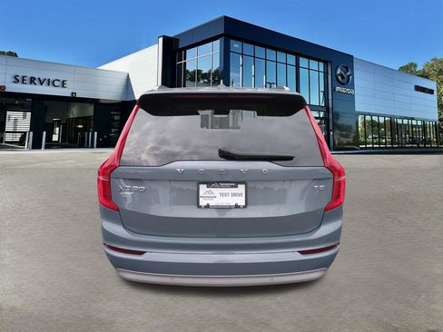 Used 2022 Volvo XC90 T5 Momentum w/ Advanced Package FWD image 5