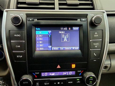 Used 2017 Toyota Camry LE FWD image 18