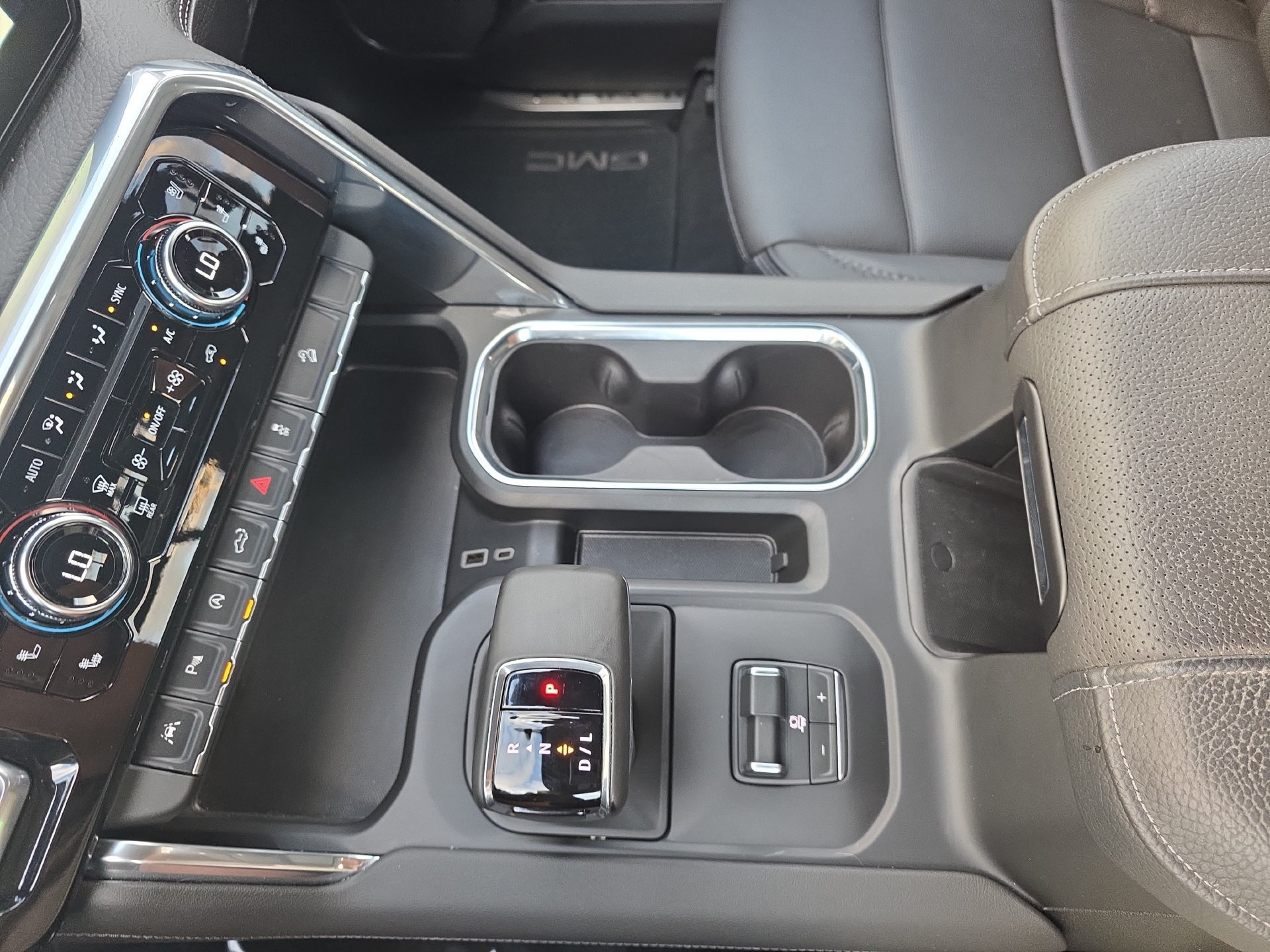 Used 2026 GMC Sierra 1500 Denali w/ Technology Package AWD/4WD image 24