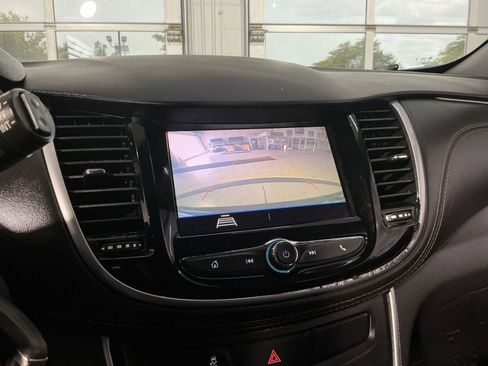 Used 2021 Chevrolet Trax LS AWD/4WD image 20