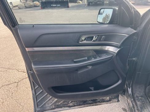Used 2018 Ford Explorer XLT w/ Equipment Group 202A image 13