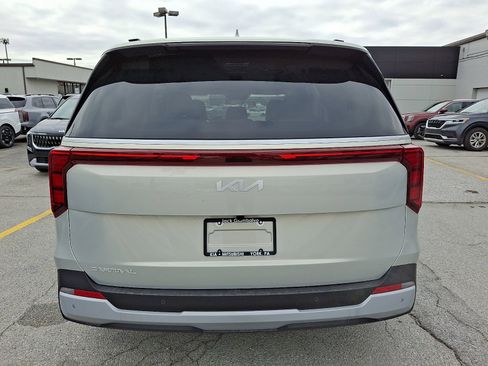 New 2026 Kia Carnival EX image 7