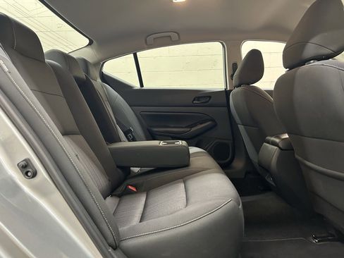 Used 2023 Nissan Altima 2.5 SV image 9