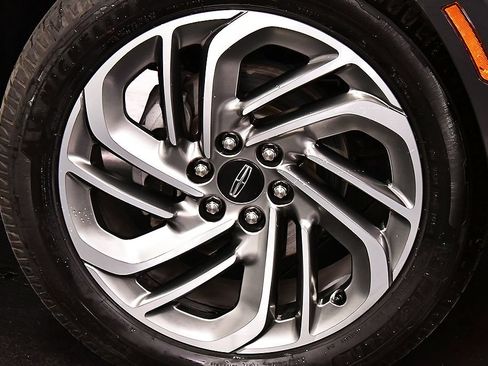 Used 2025 Lincoln Navigator Reserve AWD/4WD image 9