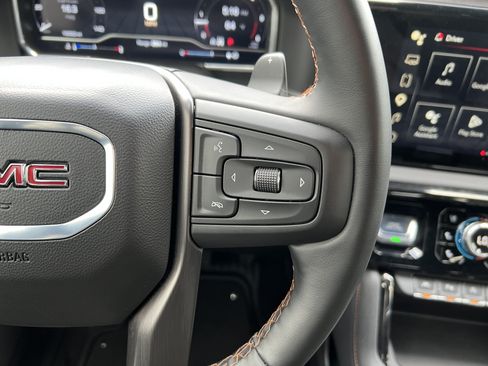 Used 2025 GMC Sierra 1500 AT4 w/ Technology Package AWD/4WD image 27