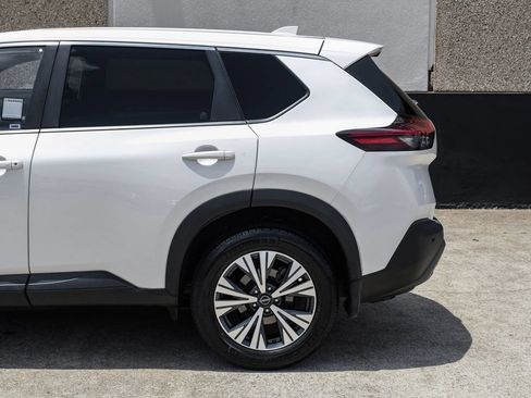 Used 2023 Nissan Rogue SV FWD image 12