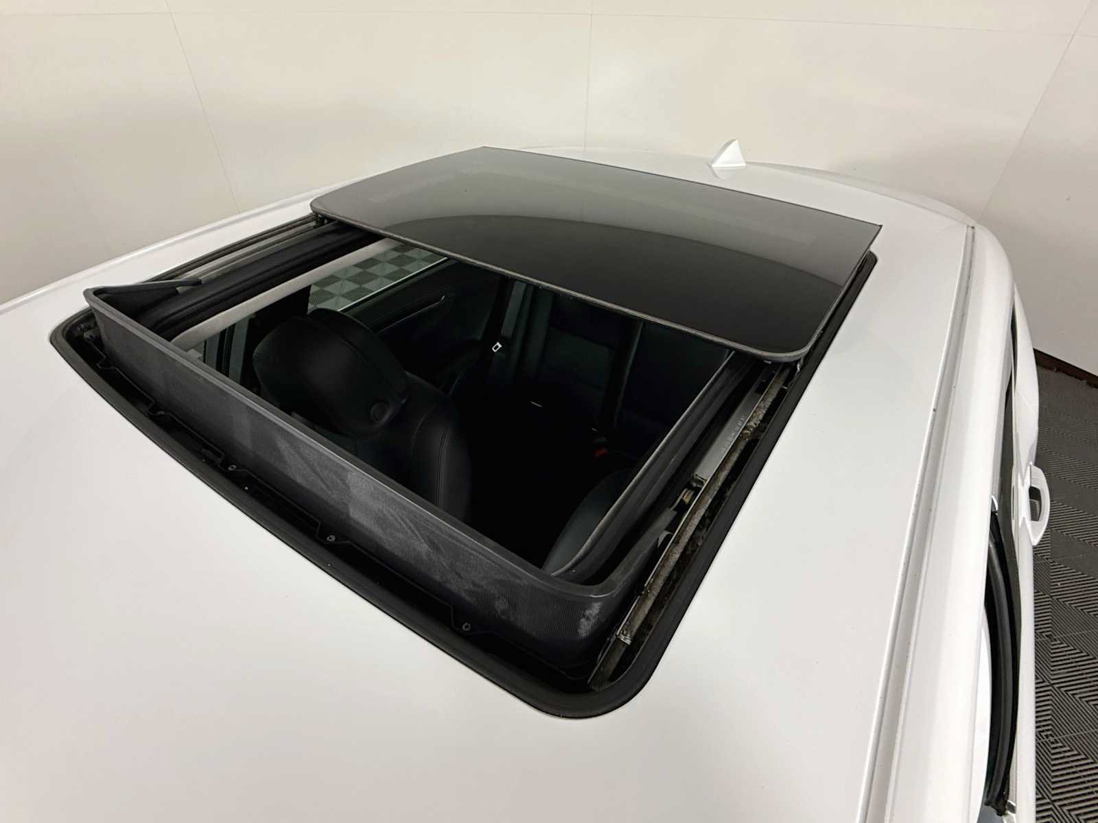 Used 2014 Chevrolet Impala LT w/ Convenience Package FWD image 17