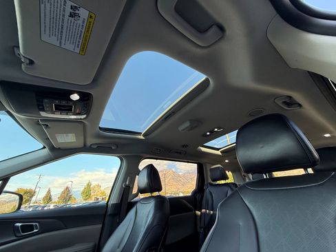 Used 2025 Kia Carnival SX image 18