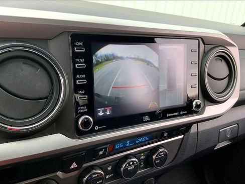 Used 2021 Toyota Tacoma Limited image 20