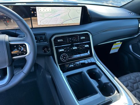 New 2026 Nissan Armada Platinum Reserve image 33