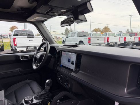 New 2025 Ford Bronco Badlands image 18