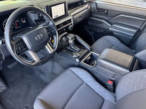 Used 2024 Toyota Tacoma SR5 w/ SR5 Upgrade Package AWD/4WD image 10