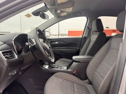 Used 2023 Chevrolet Equinox LT image 7