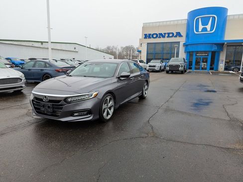Used 2018 Honda Accord Touring image 7