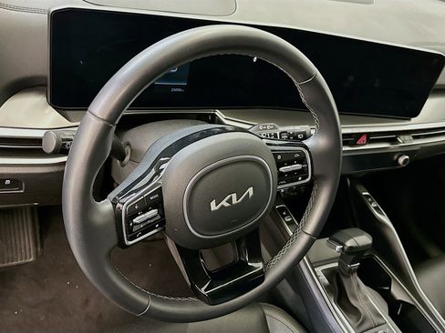 Used 2024 Kia Sorento S image 18