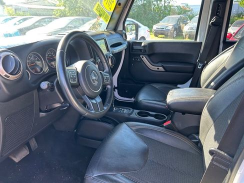 Used 2016 Jeep Wrangler Unlimited Sahara AWD/4WD image 4
