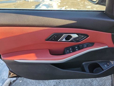 Certified 2025 BMW 330i xDrive Sedan w/ Convenience Package image 12