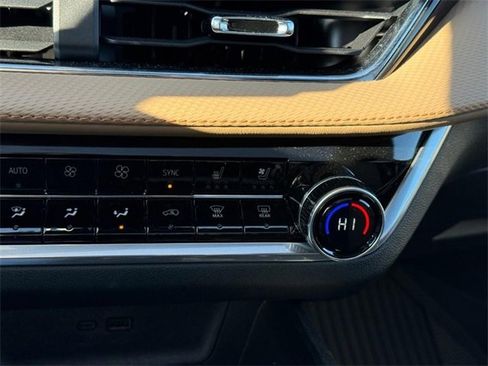 New 2026 Chevrolet Equinox ACTIV w/ Convenience Package III image 16