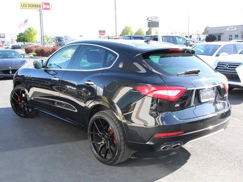 Used 2017 Maserati Levante w/ Luxury Package AWD/4WD image 5