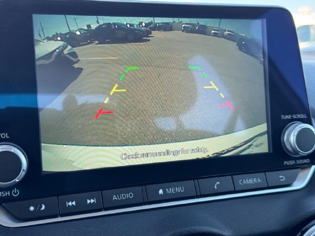 Used 2024 Nissan Sentra SV FWD image 27