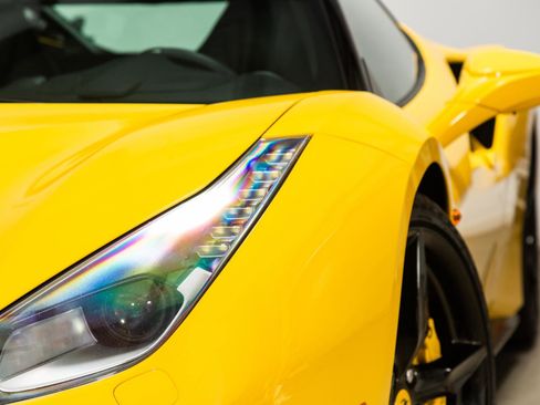 Used 2016 Ferrari 488 GTB RWD image 22