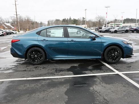 New 2026 Toyota Camry SE image 9