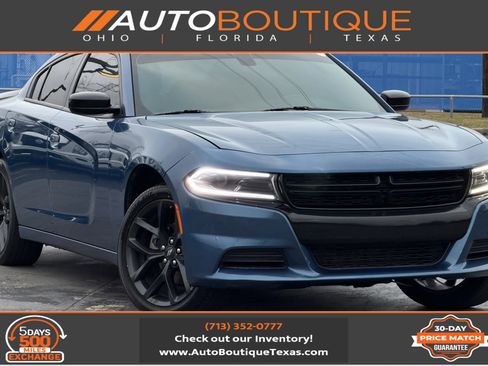 Used 2022 Dodge Charger SXT w/ Blacktop Package image 1