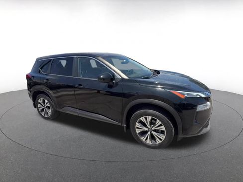 Used 2023 Nissan Rogue SV FWD image 2