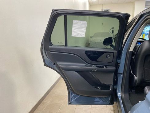 Used 2026 Lincoln Aviator Reserve w/ Jet Appearance Package image 8