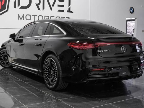 Used 2022 Mercedes-Benz EQS 580 4MATIC Sedan image 11