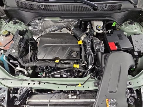 Used 2025 Chevrolet Trax ACTIV w/ Sunroof Package FWD image 40