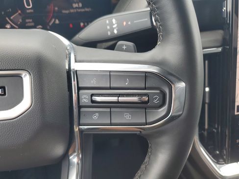Used 2025 GMC Yukon Denali AWD/4WD image 24