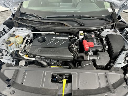 Used 2025 Nissan Rogue SV FWD image 32