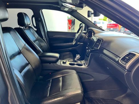Used 2019 Jeep Grand Cherokee Limited w/ Luxury Group II AWD/4WD image 21