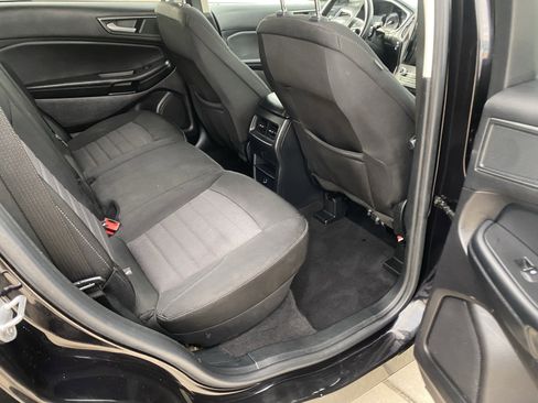 Used 2021 Ford Edge SE image 12