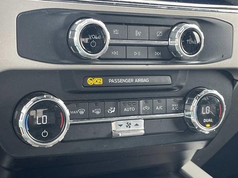 Used 2022 Ford F350 Lariat image 21