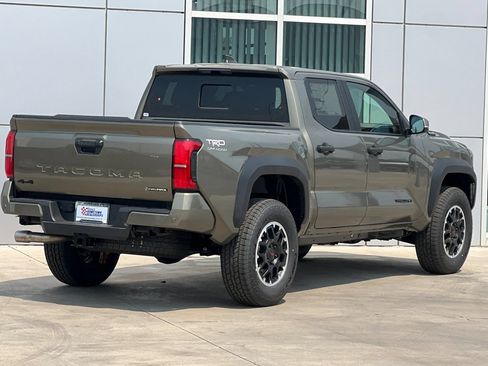 New 2026 Toyota Tacoma TRD Off-Road w/ TRD Off Road Upgrade Package AWD/4WD image 4
