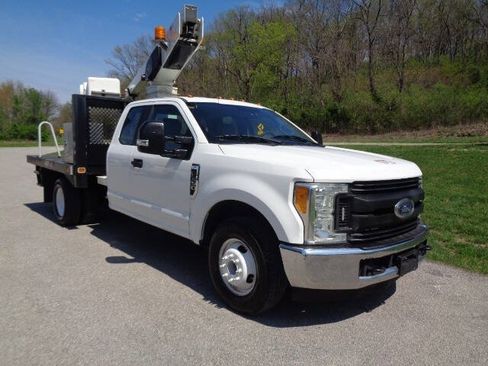 Used 2017 Ford F350 XL w/ Power Equipment Group RWD image 8