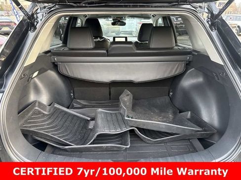 Used 2023 Toyota Corolla Cross XLE image 12