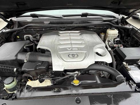 Used 2015 Toyota Land Cruiser image 42