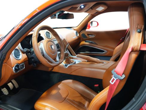 Used 2013 SRT Viper GTS w/ GTS Laguna Interior Pkg image 31