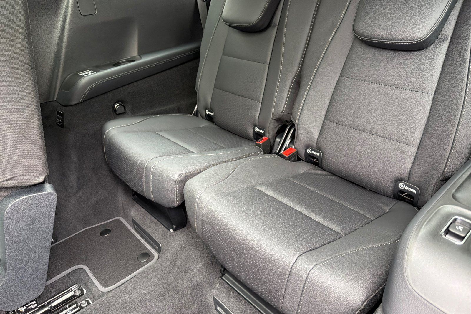 New 2026 Mercedes-Benz GLS 450 4MATIC image 14