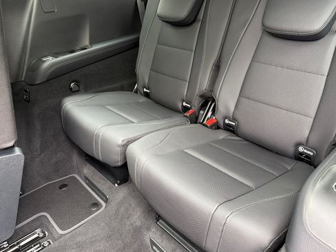New 2026 Mercedes-Benz GLS 450 4MATIC image 14