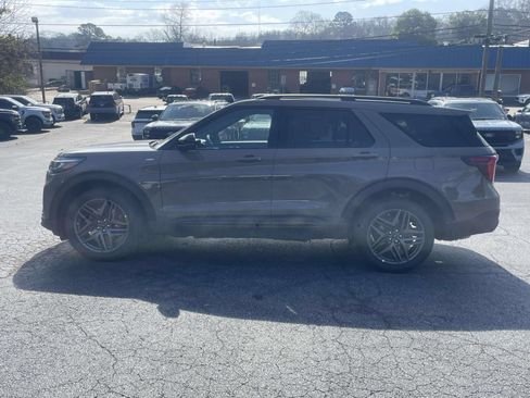 New 2026 Ford Explorer ST-Line w/ ST-Line Street Pack AWD/4WD image 5