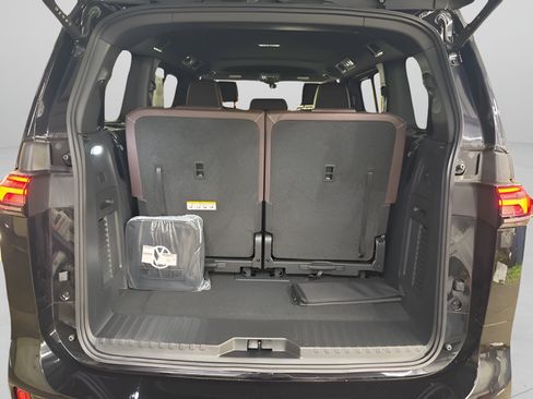 New 2025 Volkswagen ID. Buzz Pro S RWD image 21