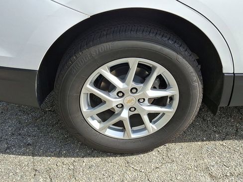 Used 2024 Chevrolet Equinox LT AWD/4WD image 10