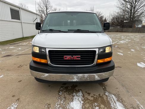Used 2018 GMC Savana 2500 w/ Driver Convenience Package image 20