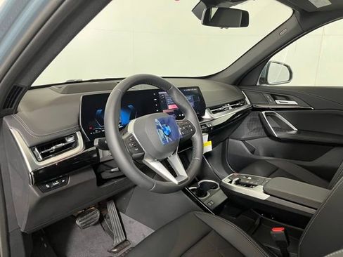 Used 2026 BMW X1 xDrive28i w/ Technology Package AWD/4WD image 9