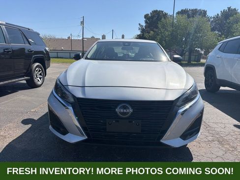 Used 2024 Nissan Altima 2.5 S image 2